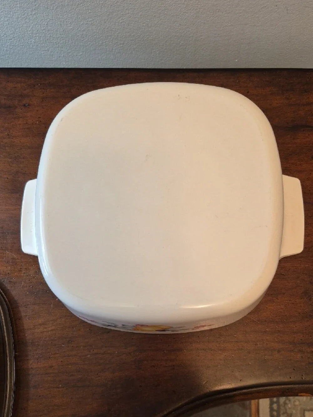 Corning Ware 2 Liter  Ceramic Casserole with Amber Glass Lid Abundance